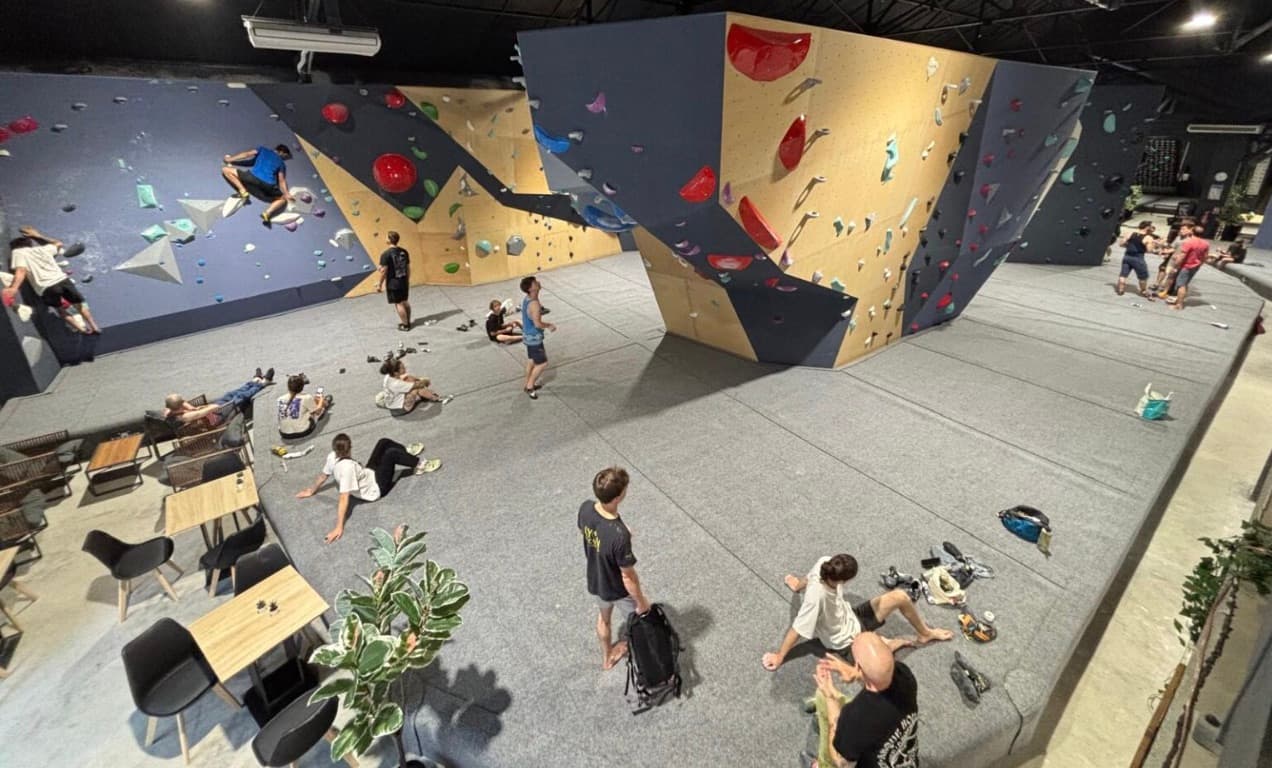Salle d'escalade / bloc — réalisation CUBEO