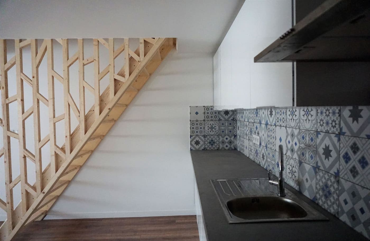 Escalier et cuisine à crédence motifs