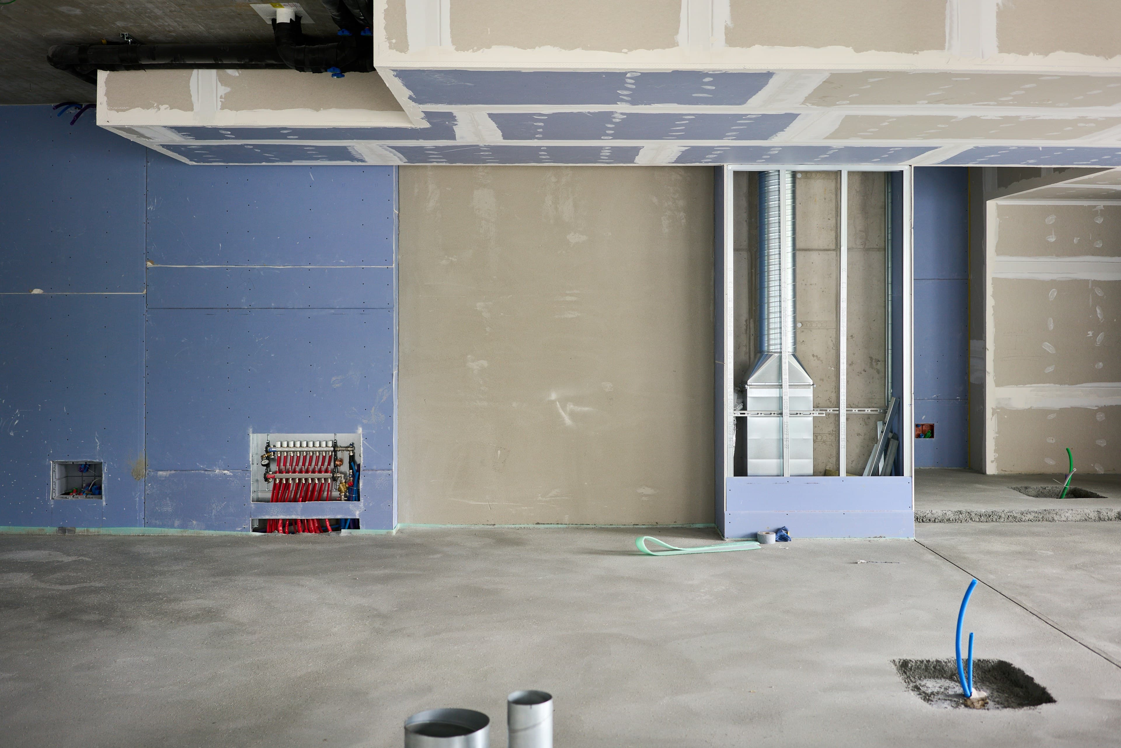 Cloisons, gaines et collecteurs en place avant les finitions