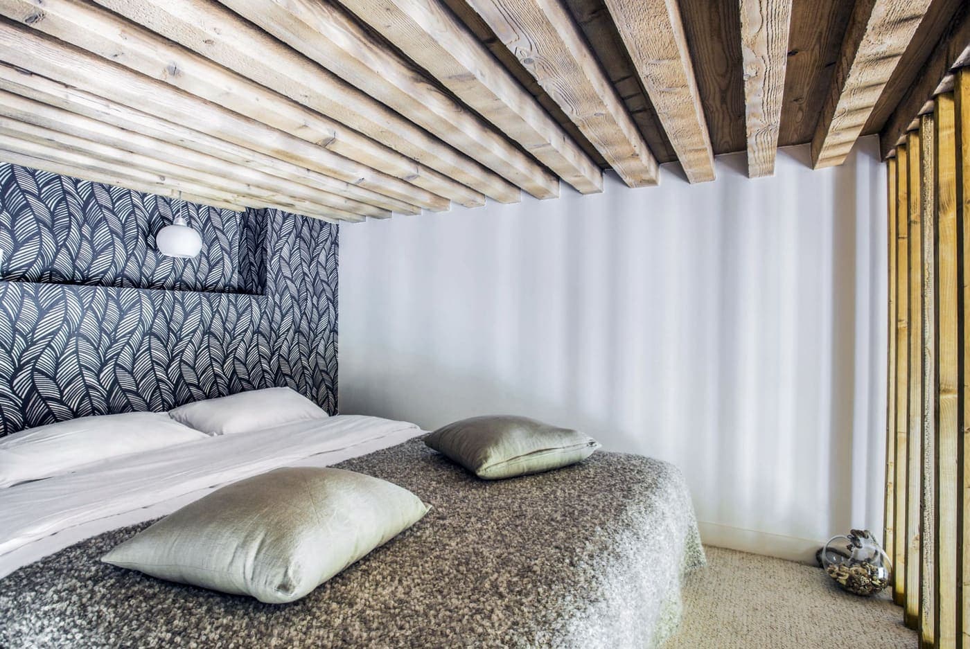 Chambre et papier peint bleu